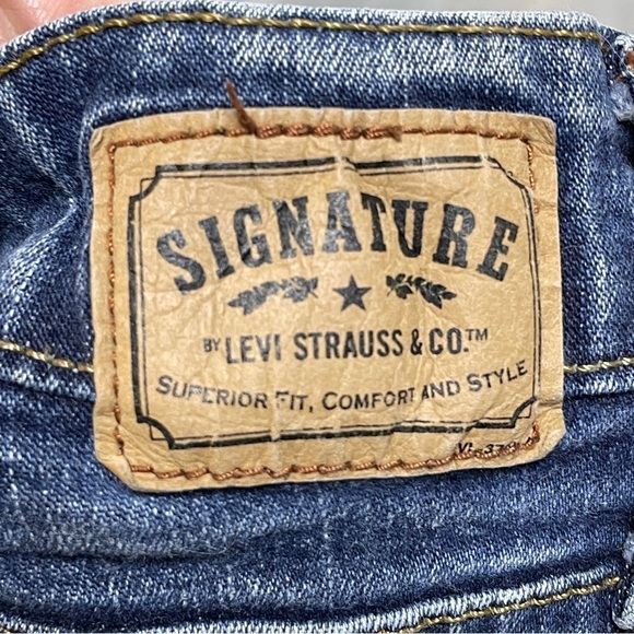 Levi’s Strauss & Co. Mid rise boot cut woman’s jeans - Picture 5 of 8